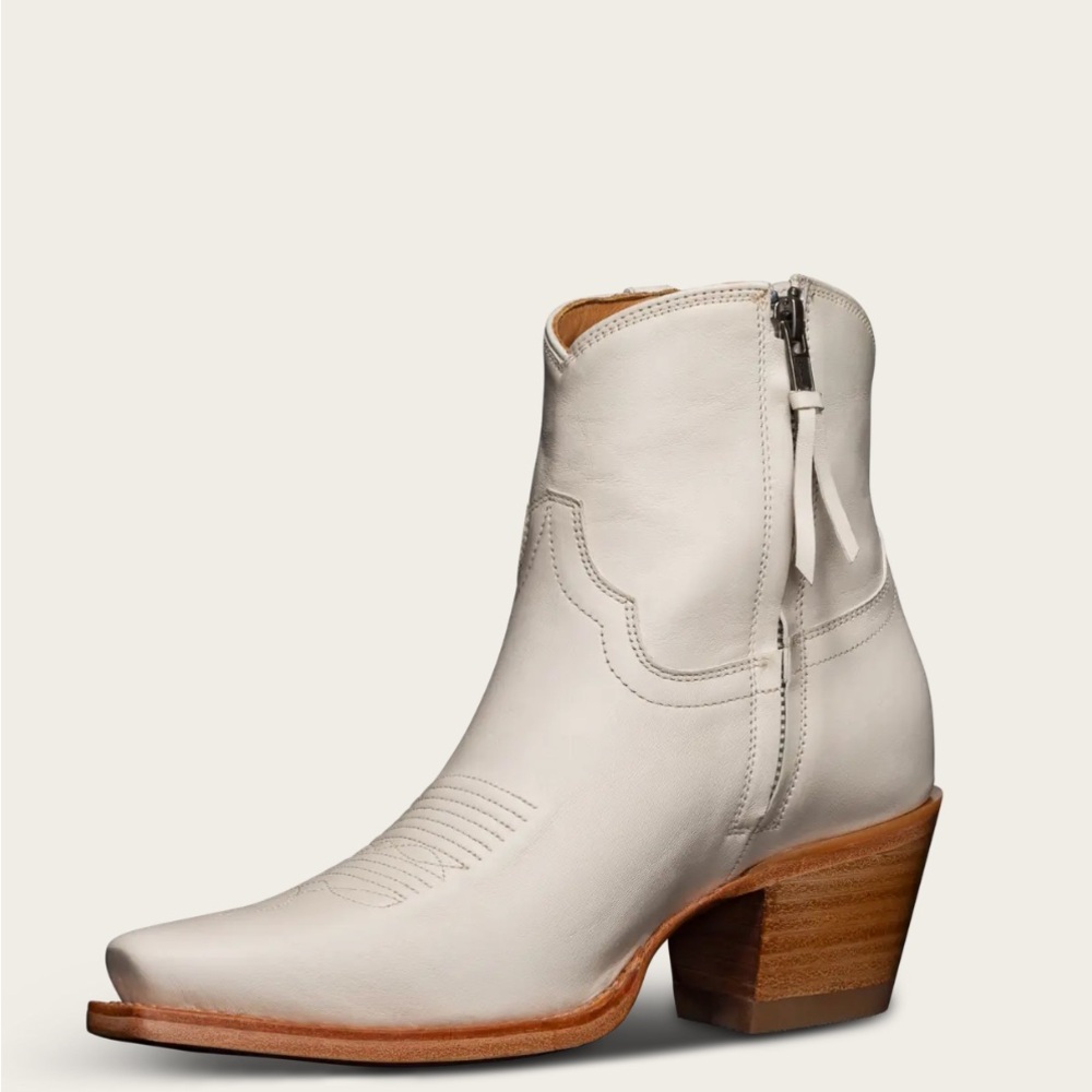 NWT NEVER WORN: Tecovas The Penny Cowboy Boot in Bone 9.5W